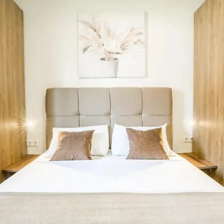 아파트 Leona Lux With Terrace & Free Parking *