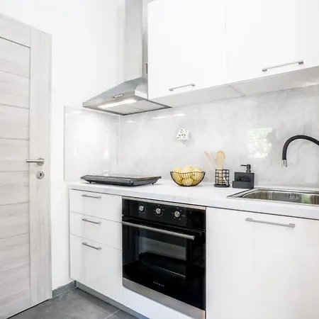 아파트 Leona Lux With Terrace & Free Parking *
